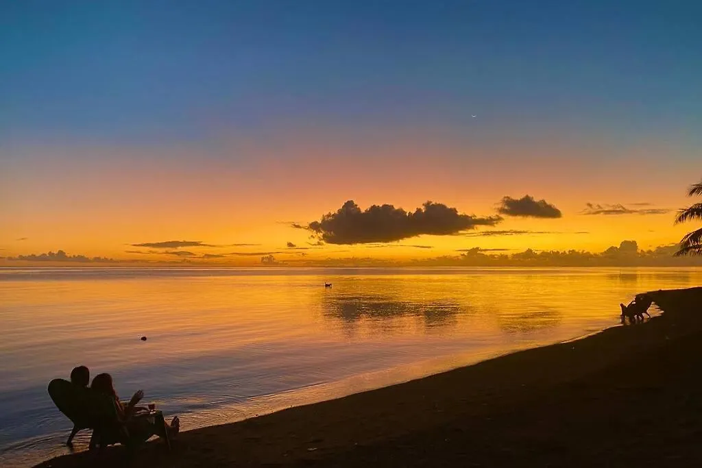 아파트 Fare Oaoa Haapiti Sur La Plage, Les Pieds Dans Le Sable
